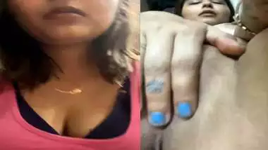 Tattooed bhabhi pussy rubbing and fingering MMS